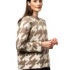 Tröja Inez - Lyxig dubbelstickad tröja med vackert mönster naturvit och beige