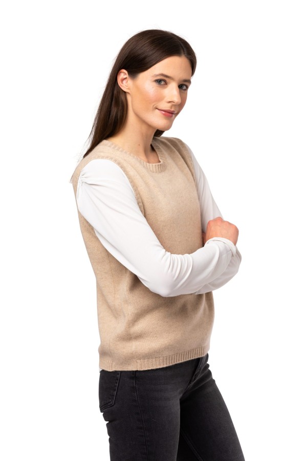 Väst Julia- en slätstickad basväst ljusbeige