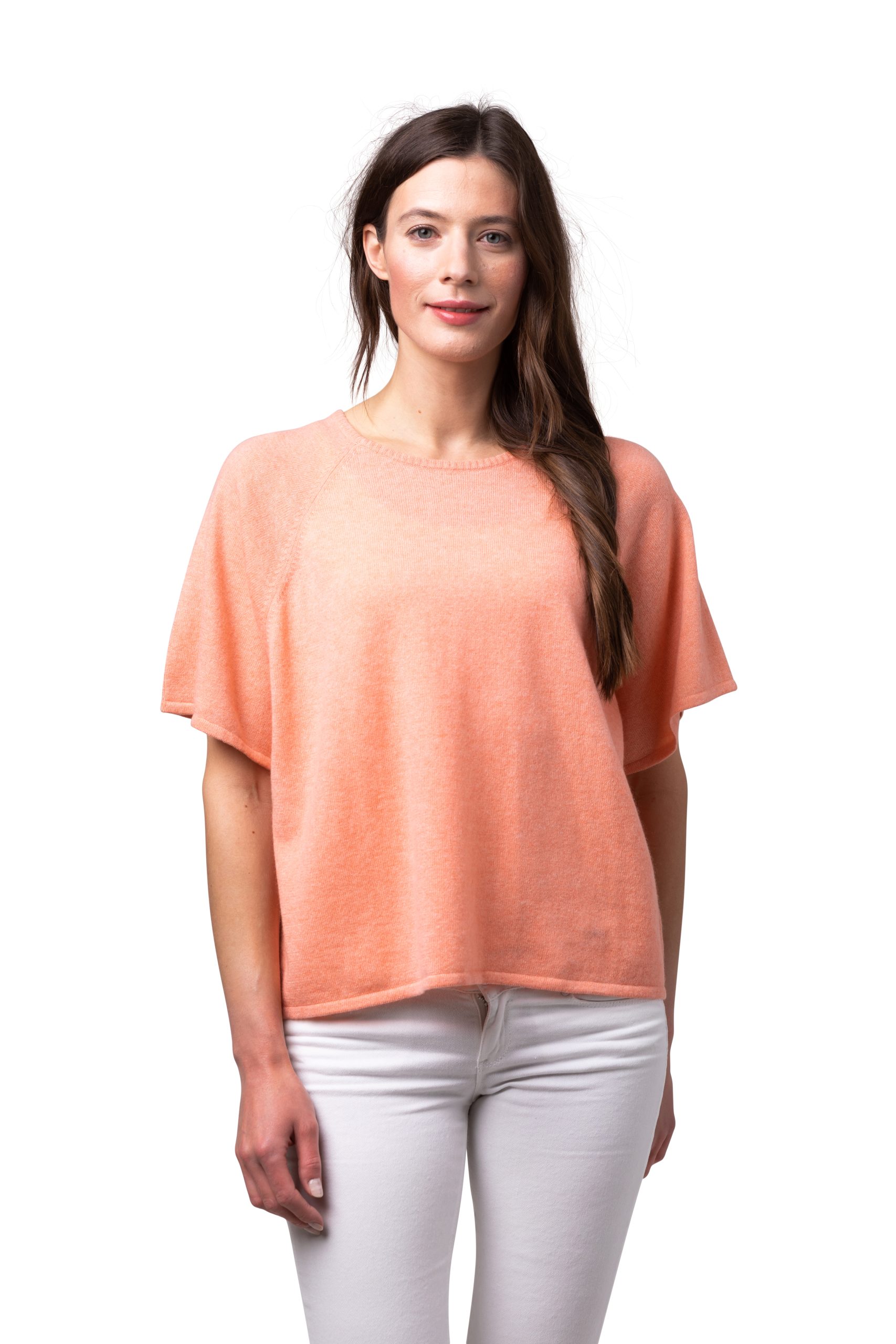 Tröja Sofia - Kortärmad slätstickad tröja med rund halsringning aprikos