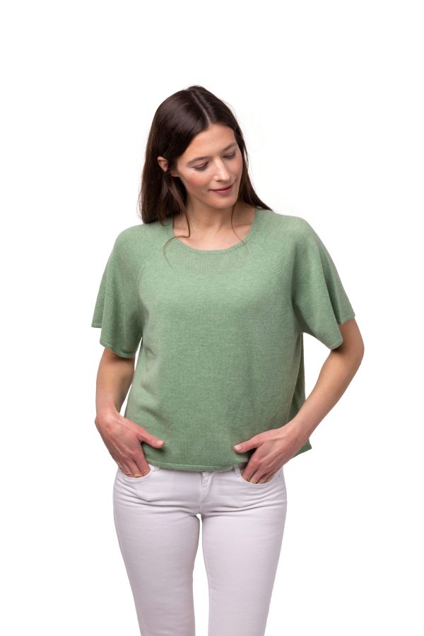 Tröja Sofia - Kortärmad slätstickad tröja med rund halsringning ljusgrön