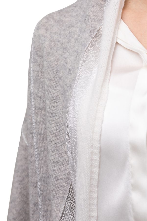 Silversjal- lyxig och elegant sjal i silver, naturvit och ljusgrått