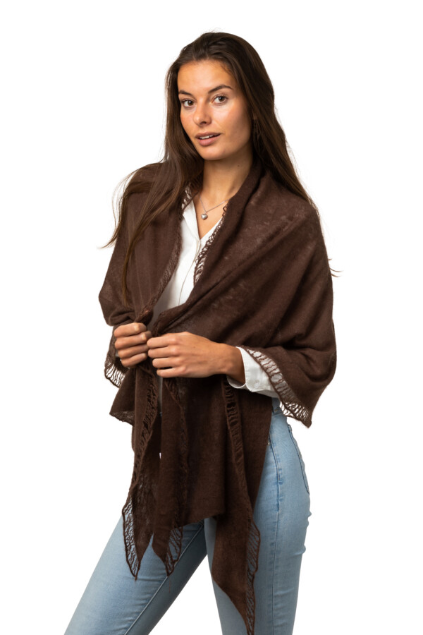 Frida sjal- stickad romantisk sjal i finaste cashmere. Brun